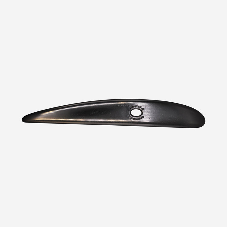 Long and lean, the Large Platter Rib is designed to give good compression when you are making plates and platters enabling you to properly compress the clay and avoid those cracks that sometimes develop (ie:the dreaded 's' cracks!). They are made with a stiff polymer, but still offer some flexibility.