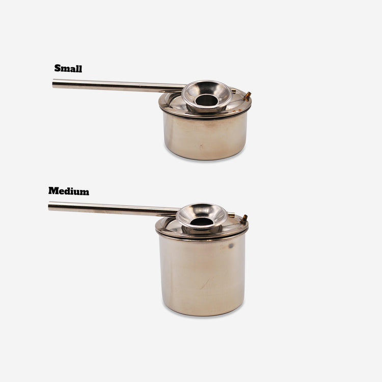 Metal glaze atomizer in two sizes. Small size holds 100ml and medium holds 200ml.