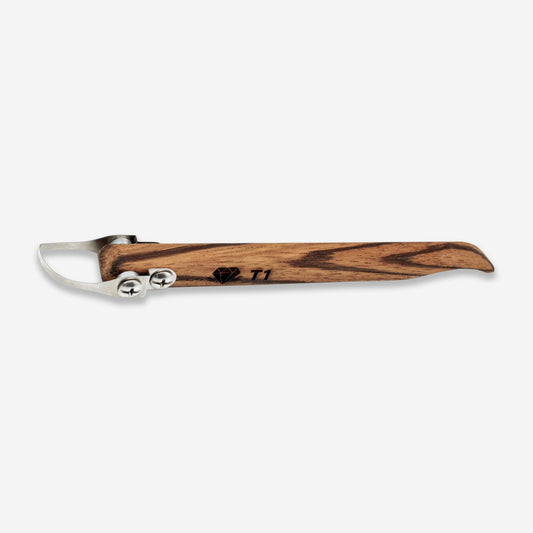 T1 allows you to easily transition from curved round to corner cut carving. Great for shaving off thin rounded ribbons and has a smooth transition from foot to pot