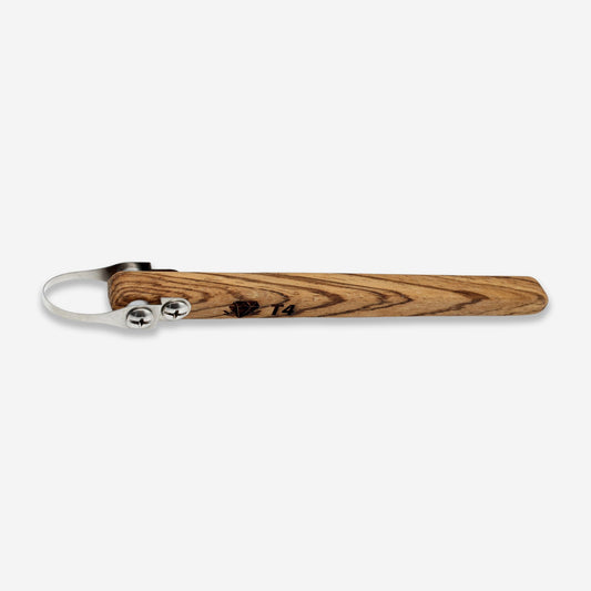 T4 is a versatile trimming tool for ceramic artists of all skill levels. This tool is also great for carving, shaving, sculpting and scraping