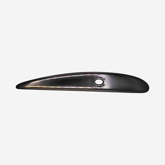 Long and lean, the Large Platter Rib is designed to give good compression when you are making plates and platters enabling you to properly compress the clay and avoid those cracks that sometimes develop (ie:the dreaded 's' cracks!). They are made with a stiff polymer, but still offer some flexibility.